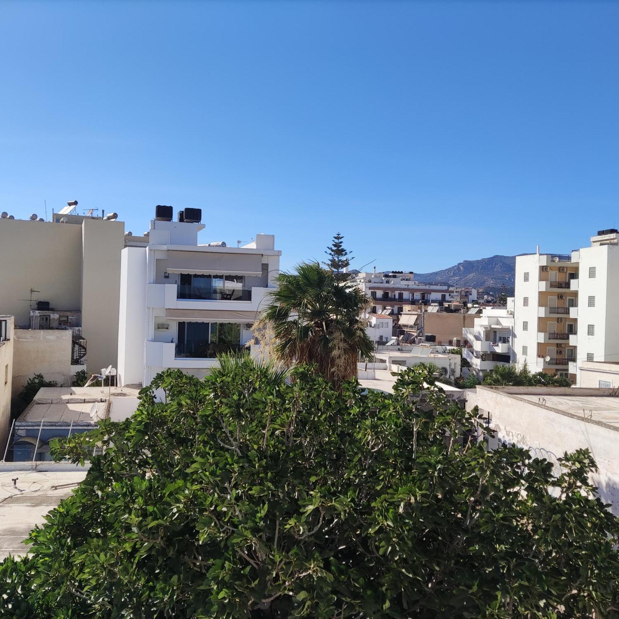 Katerina Studios & Apartments Ierápetra Exteriör bild